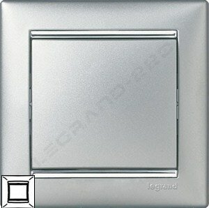 Рамка Valena 1-я Алюминий/Серебряный штрих 770351 ― Legrand-220.ru