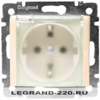 Розетка влагозащищенная, с заземляющим контактом и крышкой Legrand Valena (Сл. Кость) 774120