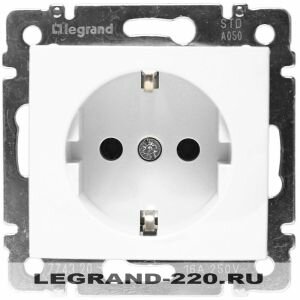 Розетка влагозащищенная, с заземляющим контактом и крышкой Legrand Valena (Белый) 774220 ― Legrand-220.ru