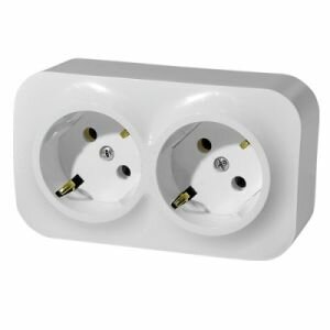 Розетка 2-я заземлением и шторками Legrand Quteo (Белый) 782223 ― Legrand-220.ru