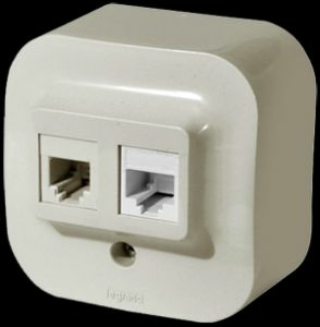 Розетка Интернет+Телефон Legrand Quteo (Слоновая кость) 782251 ― Legrand-220.ru