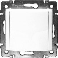 Розетка с заземляющим контактом и крышкой (2К+З IP-20) Legrand Valena (Белый) 774422