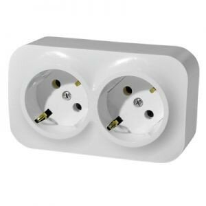 Розетка 2-я заземлением и шторками Legrand Quteo (Белый) 782223 